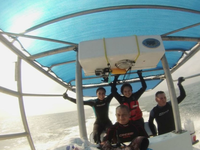  Passeio de barco pelo mar